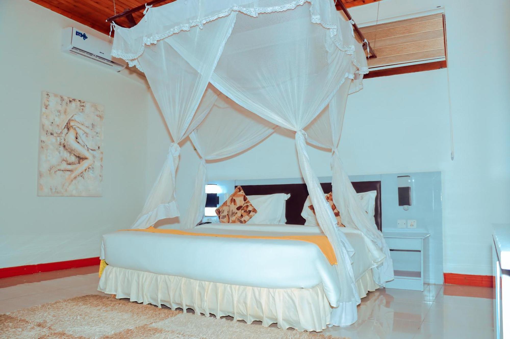 Western Jangwani Sea Breeze Resort
