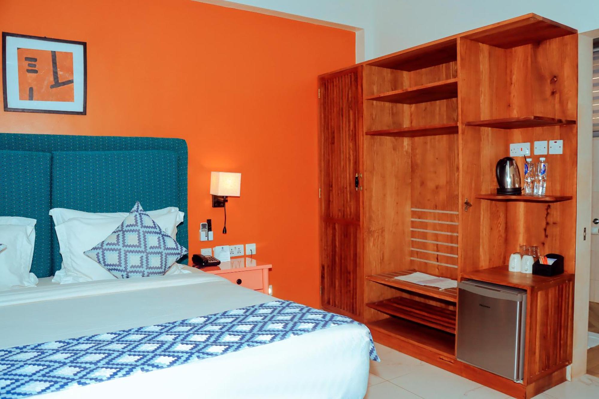 Resort Western Jangwani Sea Breeze 4*
